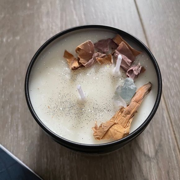 *Pisces* Soy Wax Candle - Picture 4 of 5